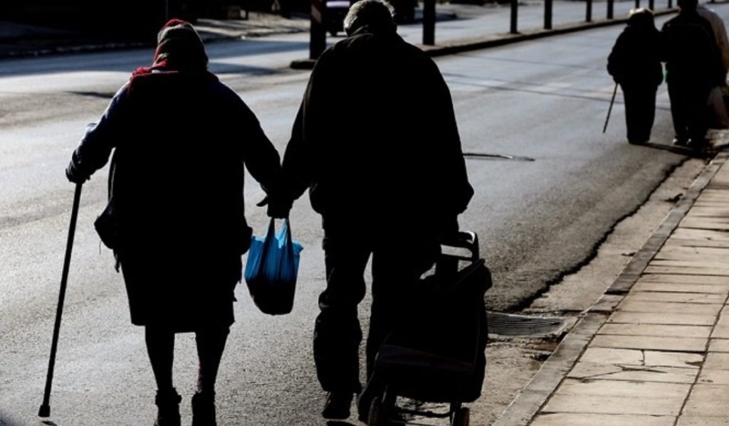 Μαμά γερνάω …