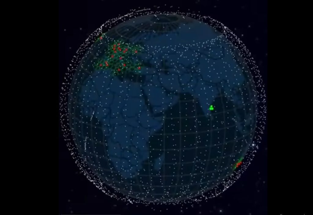 Οι δορυφόροι που έχουν «λήξει», «πέφτουν» στη Γη και φλέγονται – Δραματικές επιπτώσεις στο κλίμα