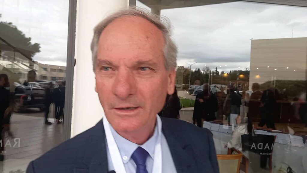 Δήμαρχος Μεγαλόπολης Κωνσταντίνος Μιχόπουλος – “Ο λιγνίτης δεν είναι εχθρός του περιβάλλοντος, το κλείσιμο των εργοστασίων ερήμωσε την περιοχή μας”