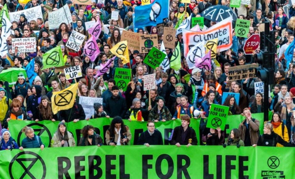ΗΠΑ: Ομοσπονδιακή έρευνα στην Extinction Rebellion και η συζήτηση για ελευθερία λόγου και κλιματικό ακτιβισμό