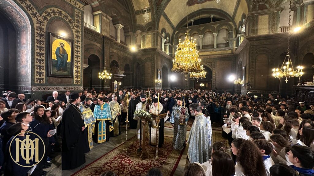 1000 μαθητές ψάλλουν στην Παναγία και αναδεικνύουν τον ρόλο της εκπαίδευσης στη βιώσιμη ανάπτυξη