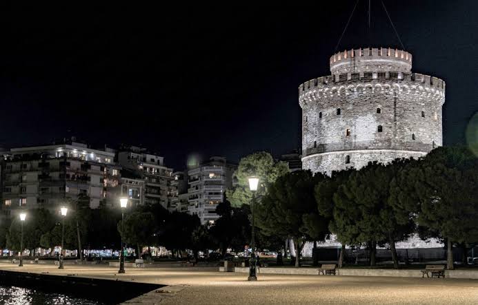 Νέα εποχή για τον Λευκό Πύργο – Αναβαθμίζεται ο φωτισμός του εμβληματικού μνημείου της Θεσσαλονίκης