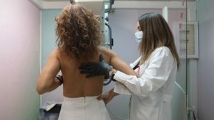 Καρκίνος του μαστού: Ξεκίνησαν τα SMS για δωρεάν μαστογραφίες σε 2,38 εκατομμύρια γυναίκες – Πώς κλείνετε ραντεβού
